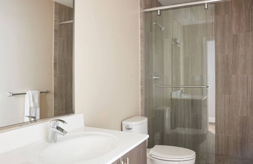 Theatre District Apartment | Parking Available - Fully Furnished 4br, 2ba Flat!