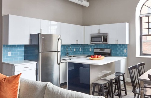 Theatre District Apartment | Parking Available - Fully Furnished 4br, 2ba Flat!