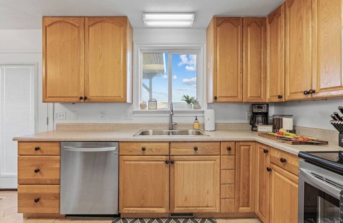 Taylorsville House | Parkside 4BR Retreat, Family Friendly
