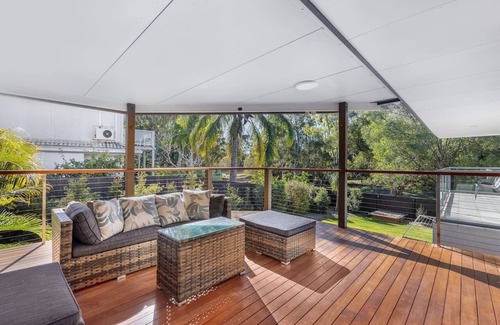 Carindale House | Parkside 5-beds Villa with Meeting Room @Carindale