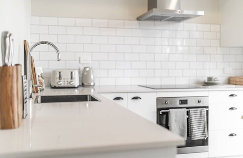 Christchurch House | Parkside Heritage Retreat 3-Bedroom Terrace Charm