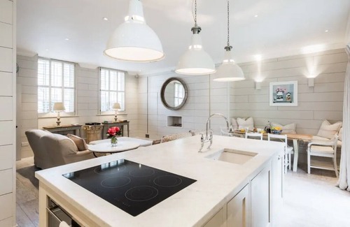 Battersea Apartment | Parkside Mews – 3 Bedroom Home with Garden