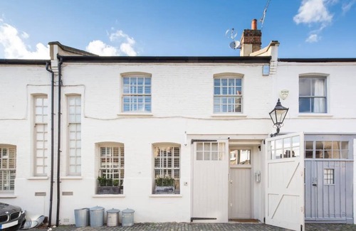 Battersea Apartment | Parkside Mews – 3 Bedroom Home with Garden