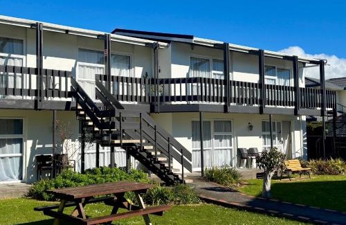 New Plymouth Hotel | Parkside Motel and Apartments