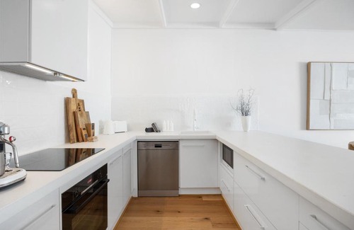 Parkside Apartment | Parkside Pool Retreat - 3BR, Parking, Wi-Fi