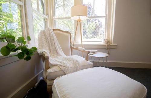 Lake Wendouree House | Parkside Spacious Central Family Retreat