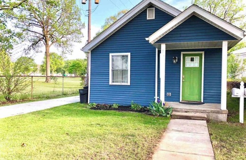Ferndale Apartment | PARKSIDE STUDIO - PETS WELCOME!