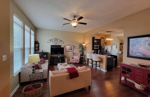 College Station House | Parkview House @ Autumn Lake