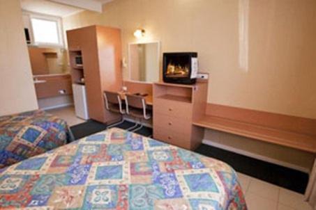 Brunswick Hotel | Parkville Motel