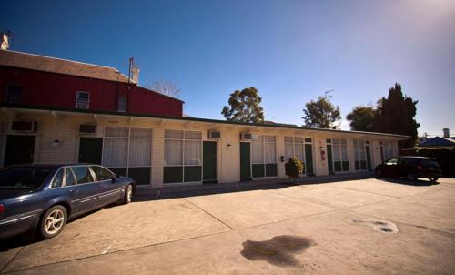 Brunswick Hotel | Parkville Motel