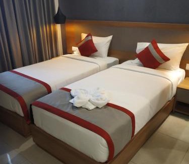 Kadubeesanahalli Hotel | Parkwood Suites Kadubeesanahalli-Fully Vaccinated Staff