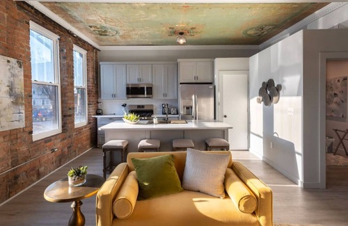 Over-the-Rhine Apartment | PARLOR: Explore OTR/DT: Restored 1894 Italianate