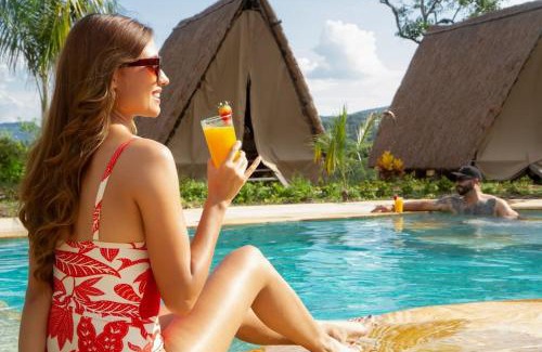 La Mesa Other | Parque del Mango Tipis