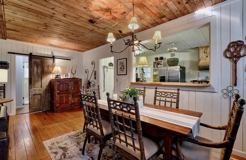 Highlands House | Parrish Hill - Walk to Main Street Cottage w/Firepit