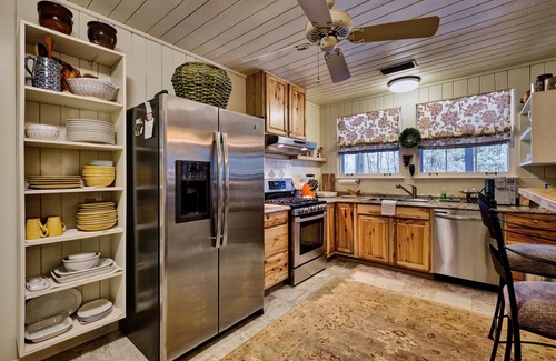 Highlands House | Parrish Hill - Walk to Main Street Cottage w/Firepit