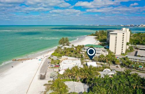 Siesta Key Village Hotel | Parrot Beach Cottages Suite #2