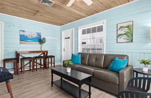 Siesta Key Village Apartment | Parrot Beach Cottages Suite #3