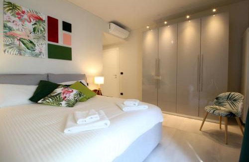 Bordighera Apartment | Parrots & Palms