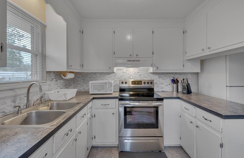 Durham House | Parthenia 3BR@American Village - Private cul-de-sac home