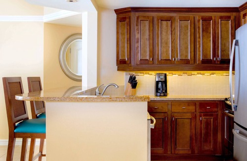 Palm Beach Resort | Partial Ocean View - 3 Bedroom - Marriott's Aruba Surf Club - Full Resort Access