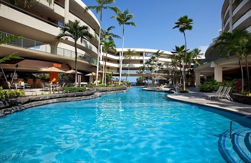 Keauhou Hotel | Partial Ocean View 2 Double Beds at Outrigger Kona Resort and Spa