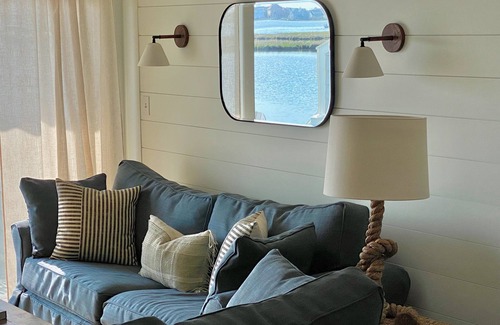 Fenwick Landing House | PARTIAL WEEK AVAILABLE - Amazing views! Professionally designed Improvements!