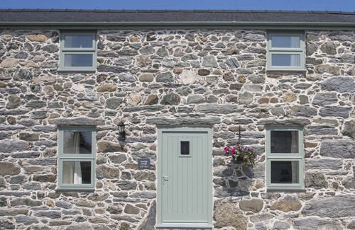 Menai Bridge Cottage | PARTRIDGE COTTAGE, pet friendly, with open fire in Menai Bridge