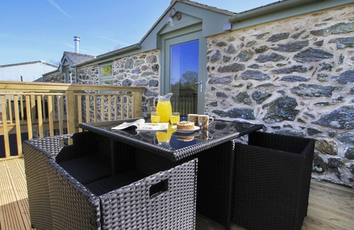 Menai Bridge Cottage | PARTRIDGE COTTAGE, pet friendly, with open fire in Menai Bridge