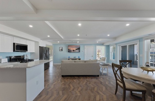 North Wildwood Apartment | Party Headquarters in the Middle of the Entertainment with the beach steps away!