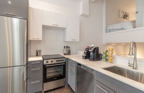 Mile End Condo | Party Room with Speakeasy Bar in Mile-End (Phase 2 - 101)