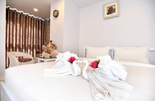 Thung Maha Mek Hotel | Parvena Hotel