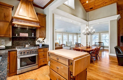 Comfort House | Parvin's Cottage at Riven Rock Ranch in Comfort TX