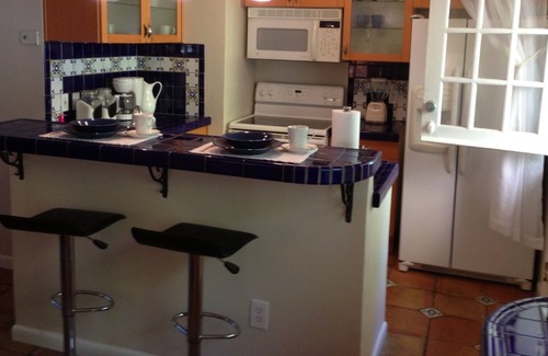 Pass-a-Grille Cottage | Pass a Grille- 30 Steps to sand! 1400 sq feet. 2 bd/ 2 ba. Walk to dining. Pets