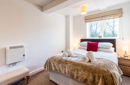 Shrewsbury Apartment | Pass the Keys | 2 Bedroom Apartment with Parking