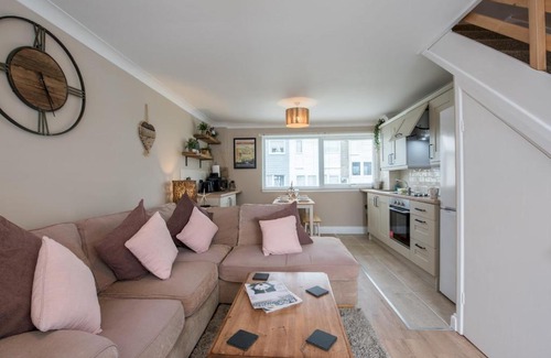 Pembroke House | Pass the Keys 2 Bedroom chalet Fully equipped with Parking WiFi