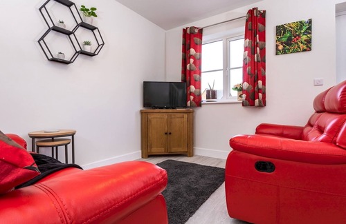 Ludwel House | Pass the Keys | 2 Bedroom Home Near the Heart of Ludlow