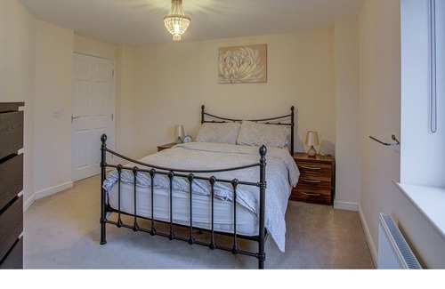 Chorlton-on-Medlock Apartment | Pass the Keys | 2nd Floor Apt for 5, stones throw from city centre