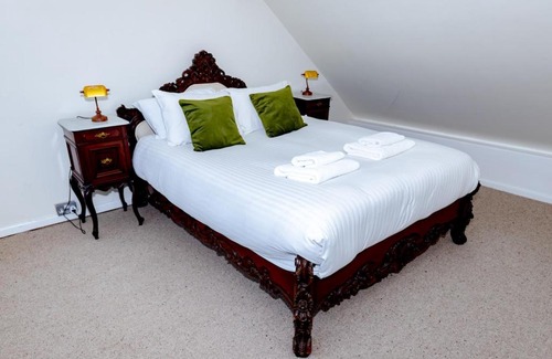 Cheddar House | Pass the Keys 3 Bedroom Cottage Draycott Wells