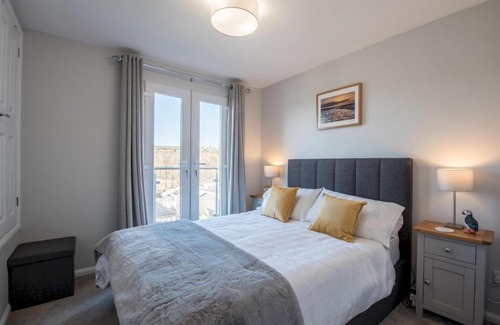 Pembroke House | Pass the Keys Beach Retreat - Free Parking and Wifi - Sleeps 4