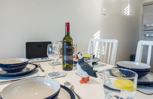 Pembroke House | Pass the Keys Beach Retreat - Free Parking and Wifi - Sleeps 4