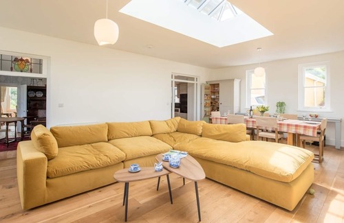 St Dogmaels House | Pass the Keys | Beautiful home with superb views over St Dogmaels