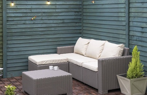 Queens Quarter House | Pass the Keys | Beautiful 2BR Home w Lovely Garden Beside Cafes