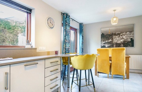 Belfast House | Pass the Keys | Beautiful 3-Bed Riverside Townhouse w/Parking