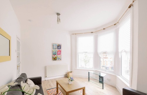 Grove Green House | Pass the Keys | Beautiful three storey townhouse in Leyton