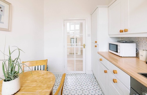 Grove Green House | Pass the Keys | Beautiful three storey townhouse in Leyton