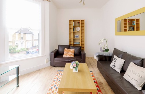 Grove Green House | Pass the Keys | Beautiful three storey townhouse in Leyton