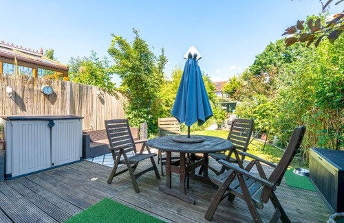 West Ealing House | Pass the Keys | Beautiful 3 Bedroom family home over 3 floors