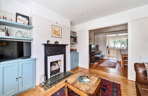 Oxford House | Pass the Keys | Beautiful 3BR Garden Home - 2 x Parking - Oxford
