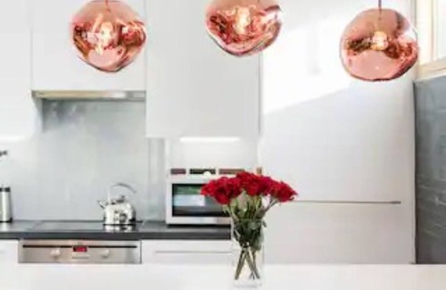 Riverside Apartment | Pass the Keys | Boutique London Flat near Tower Bridge and Tube