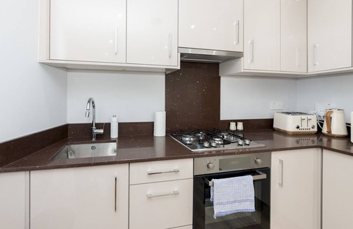 Reading City Centre Apartment | Pass the Keys | Brand New Central Location Flat Modern Decor